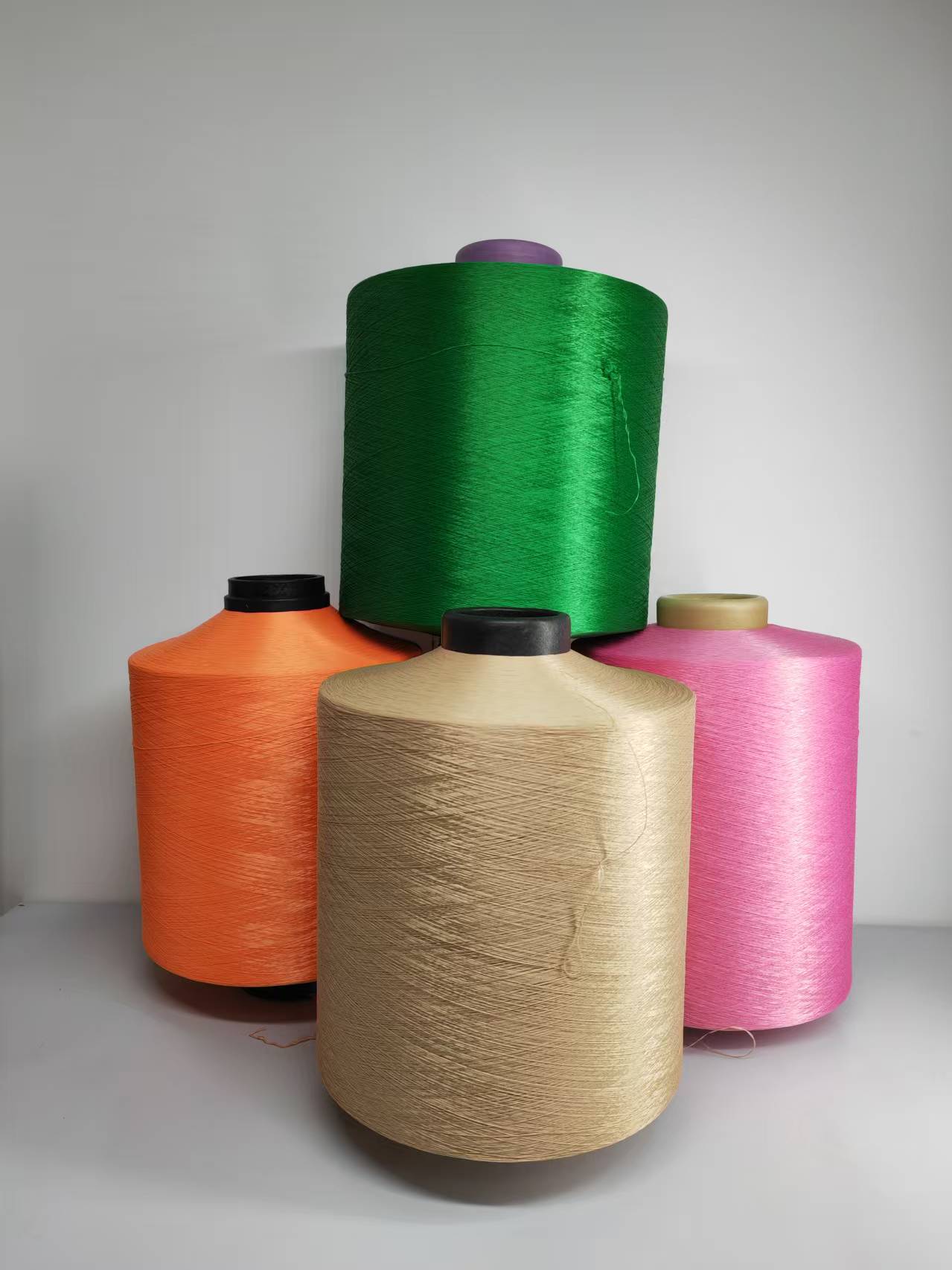 ဖိနပ်များအတွက်ရောင်စုံ polyester ချည်