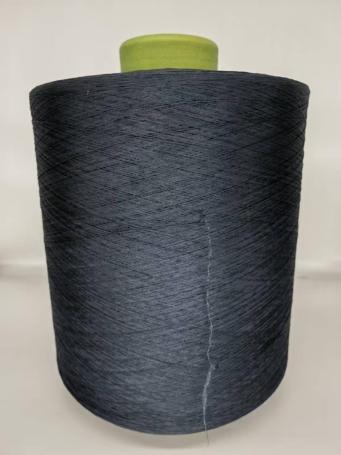 polyester yarn အနက်ရောင်